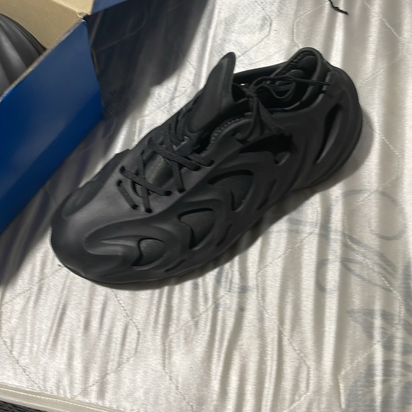 Shoes - Picture 3 of 4